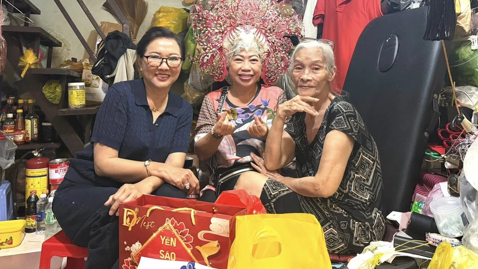'Quái kiệt' cải lương Bo Bo Hoàng tuổi 79: Không bệnh, không nợ đã là hạnh phúc