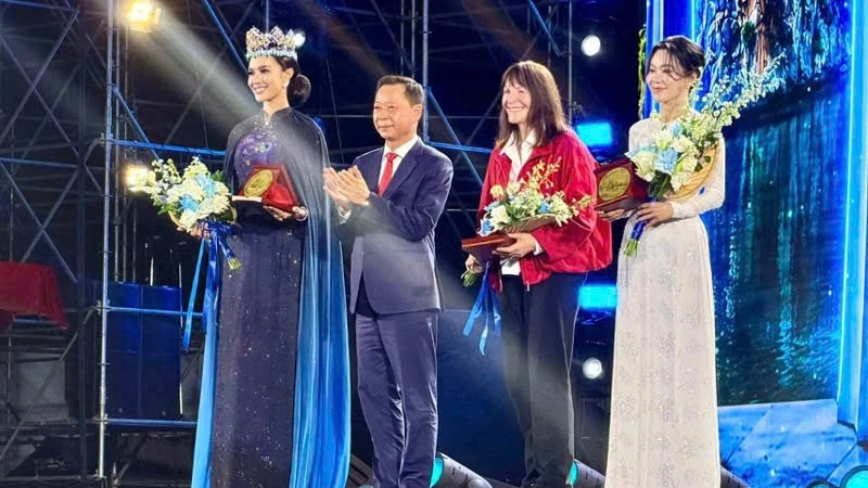 Quảng Ninh: Khai mạc Cuộc thi Miss World lần thứ 73 Quảng Ninh: Khai mạc Cuộc thi Miss World lần thứ 73