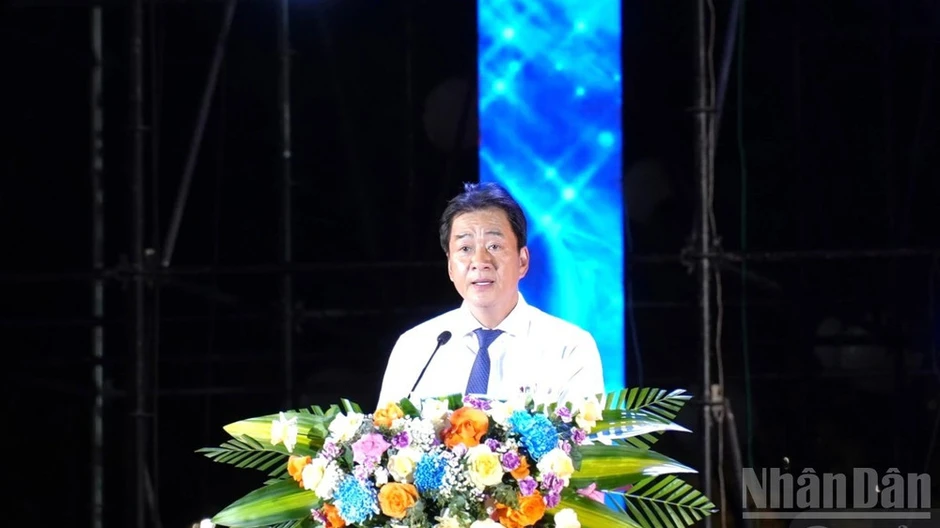 Quảng Trị-Khánh Hòa: Từ miền hoa lửa đến vịnh ngọc xanh Quảng Trị-Khánh Hòa: Từ miền hoa lửa đến vịnh ngọc xanh