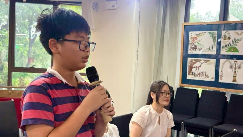 Ra mắt truyện tranh "Thần Giấy Hlabar - Sử thi nhỏ về chữ viết Bahnar" Ra mắt truyện tranh "Thần Giấy Hlabar - Sử thi nhỏ về chữ viết Bahnar"