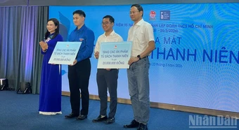 Ra mắt Tủ sách Thanh niên khơi gợi nguồn cảm hứng và lòng yêu nước cho giới trẻ