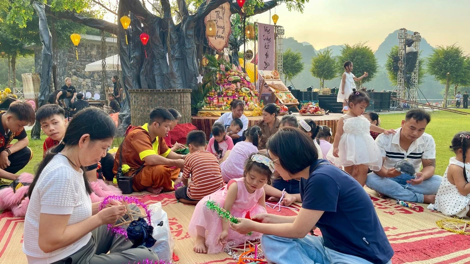 Rộn ràng Tết Trung thu giữa miền di sản Ninh Bình Rộn ràng Tết Trung thu giữa miền di sản Ninh Bình