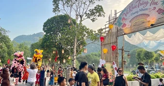 Rộn ràng Tết Trung thu giữa miền di sản Ninh Bình