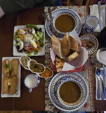 Sắc màu cuộc sống: Ấm áp lễ xả chay Ramadan tại Algeria