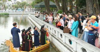 Sản phẩm nghệ thuật thành đòn bẩy du lịch