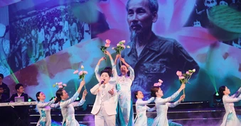 'Sáng mãi tên Người': Bản hòa ca của niềm tin và khát vọng
