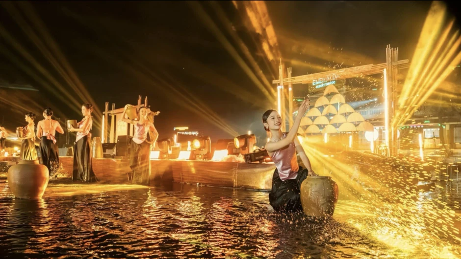 Show độc lạ từ chum, niêu Bát Tràng Show độc lạ từ chum, niêu Bát Tràng