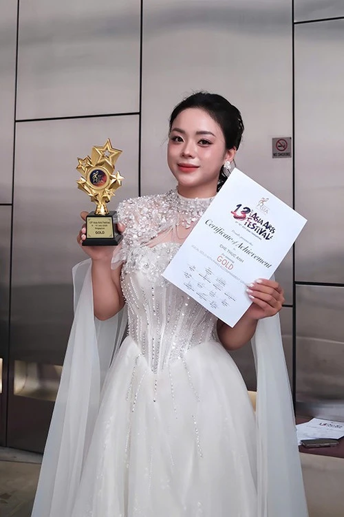 Sinh viên Học viện Âm nhạc Quốc gia giành Cúp vàng Liên hoan Nghệ thuật châu Á lần thứ 13 Sinh viên Học viện Âm nhạc Quốc gia giành Cúp vàng Liên hoan Nghệ thuật châu Á lần thứ 13