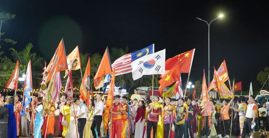 Sôi động khai hội Lân Sư Rồng quốc tế Quy Nhơn - Gia Lai Sôi động khai hội Lân Sư Rồng quốc tế Quy Nhơn - Gia Lai