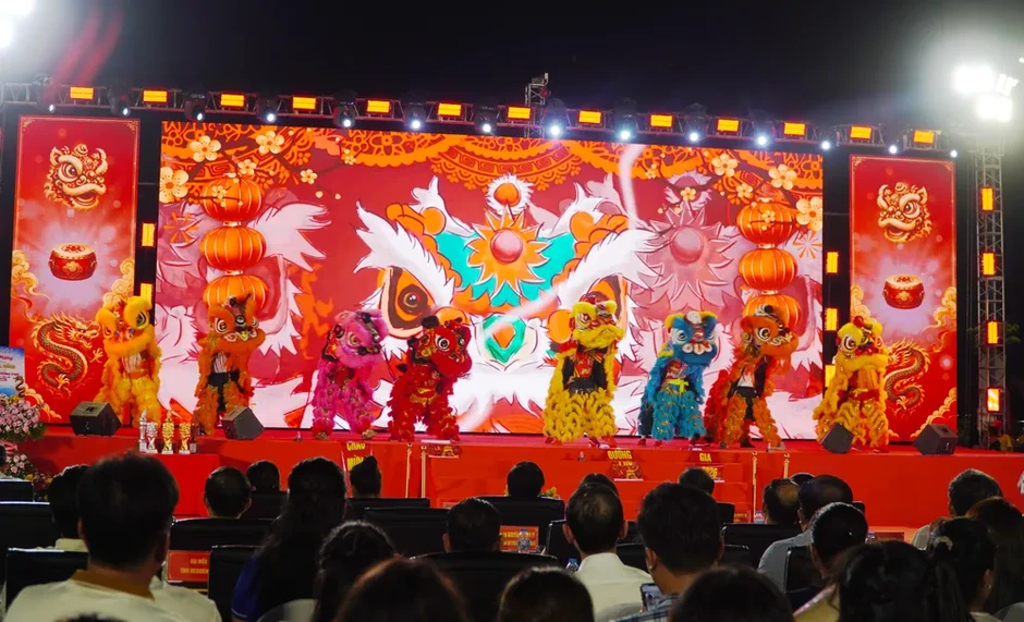 Sôi động khai hội Lân Sư Rồng quốc tế Quy Nhơn - Gia Lai Sôi động khai hội Lân Sư Rồng quốc tế Quy Nhơn - Gia Lai