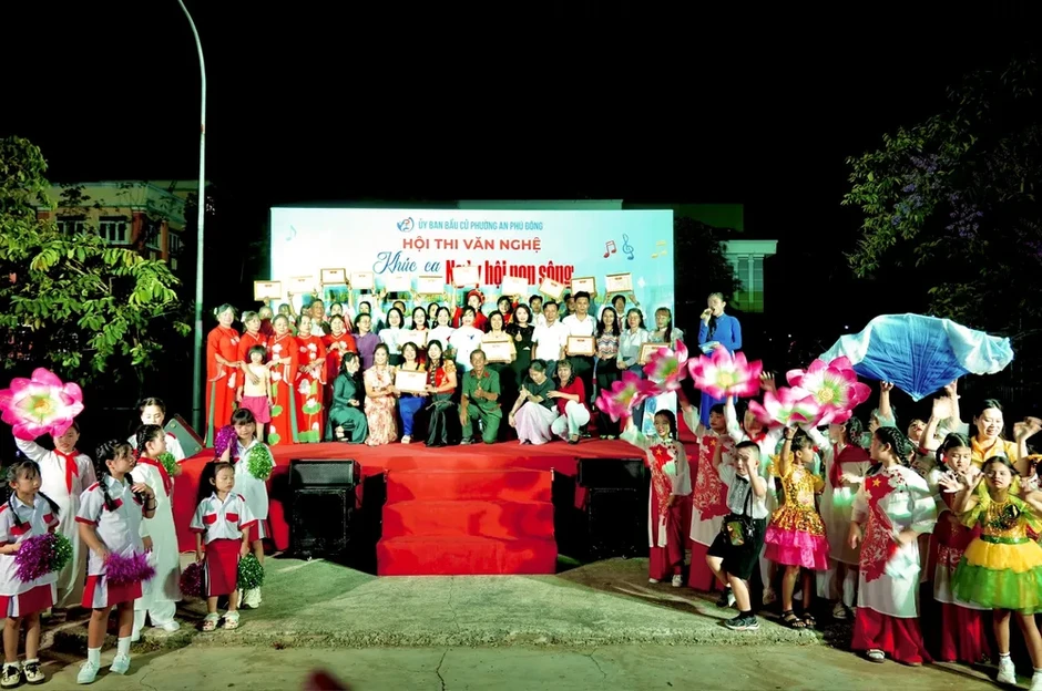 Sôi nổi hội thi văn nghệ “Khúc ca Ngày hội non sông” ở phường An Phú Đông Sôi nổi hội thi văn nghệ “Khúc ca Ngày hội non sông” ở phường An Phú Đông