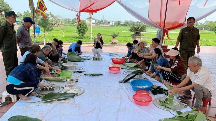 Sôi nổi ngày hội “Tết cùng” của người dân xã Phú Nghĩa, Hà Nội Sôi nổi ngày hội “Tết cùng” của người dân xã Phú Nghĩa, Hà Nội
