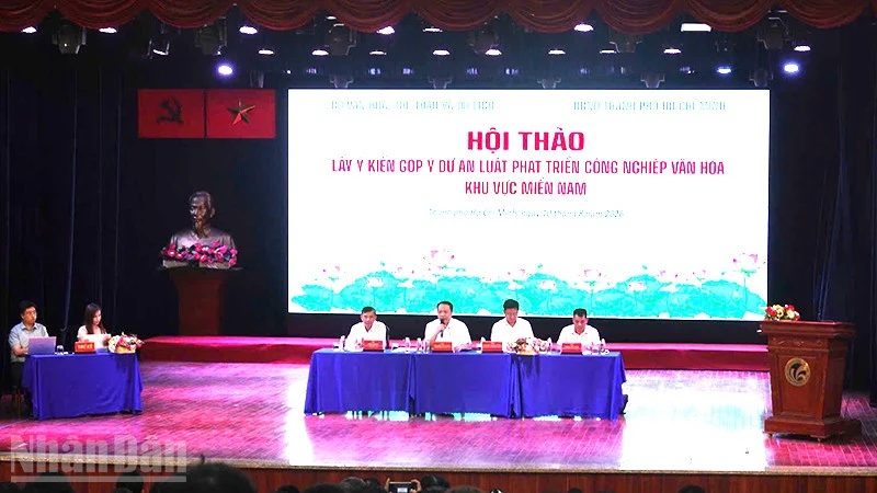 Tạo “cú huých” chính sách cho công nghiệp văn hóa Tạo “cú huých” chính sách cho công nghiệp văn hóa