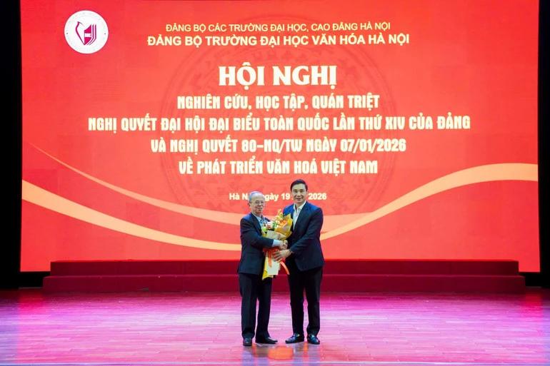Tạo ra diễn đàn kết nối giữa nghiên cứu lý luận, quản lý thực tiễn và đào tạo nguồn nhân lực Tạo ra diễn đàn kết nối giữa nghiên cứu lý luận, quản lý thực tiễn và đào tạo nguồn nhân lực