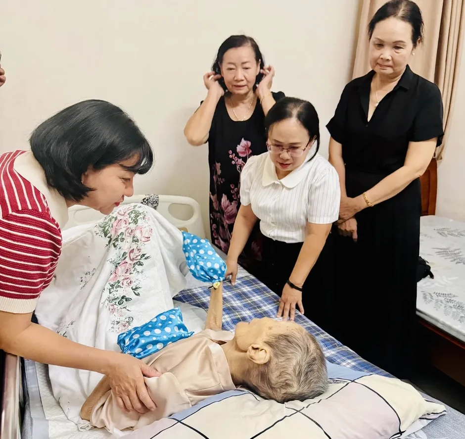 Thăm hỏi, tri ân Nhà thơ Lê Giang và Nghệ nhân ưu tú Cao Thị Thắng Thăm hỏi, tri ân Nhà thơ Lê Giang và Nghệ nhân ưu tú Cao Thị Thắng