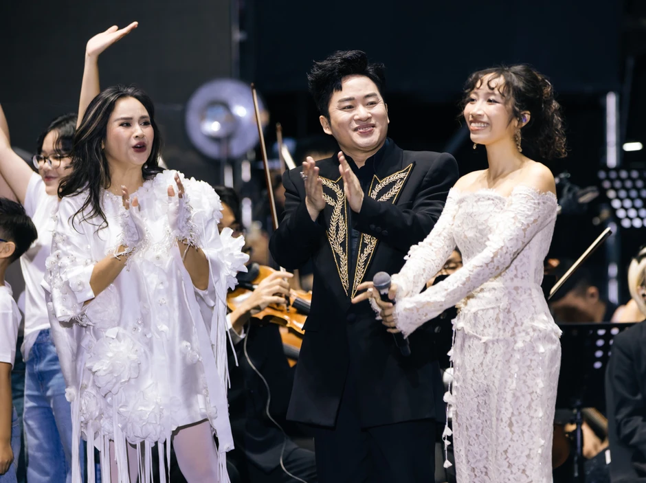 Thanh Lam, Tùng Dương làm sống lại hit của nhạc sĩ Thanh Tùng trước 4.000 khán giả Thanh Lam, Tùng Dương làm sống lại hit của nhạc sĩ Thanh Tùng trước 4.000 khán giả