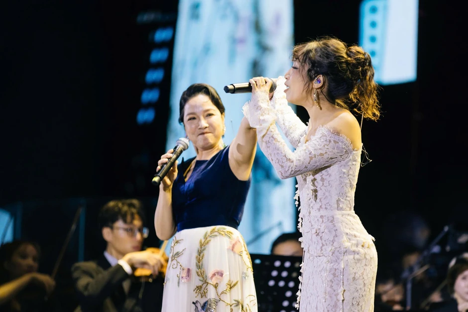Thanh Lam, Tùng Dương làm sống lại hit của nhạc sĩ Thanh Tùng trước 4.000 khán giả Thanh Lam, Tùng Dương làm sống lại hit của nhạc sĩ Thanh Tùng trước 4.000 khán giả