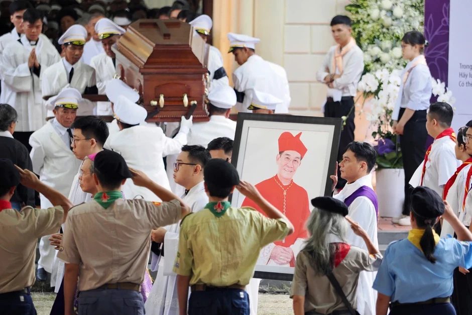 Thánh lễ an táng Đức Hồng y Gioan Baotixita Phạm Minh Mẫn diễn ra tôn nghiêm, trọng thể tại TP.HCM Thánh lễ an táng Đức Hồng y Gioan Baotixita Phạm Minh Mẫn diễn ra tôn nghiêm, trọng thể tại TP.HCM