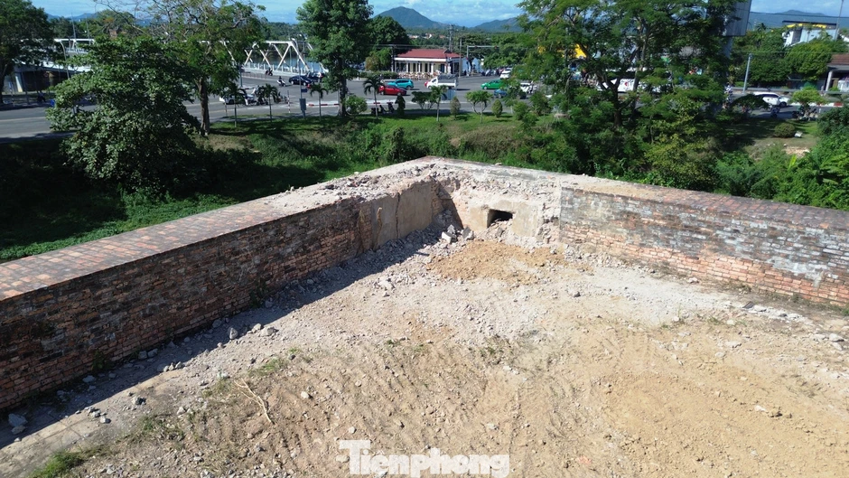 Tháo dỡ toàn bộ lô cốt quân sự tại Kinh thành Huế Tháo dỡ toàn bộ lô cốt quân sự tại Kinh thành Huế