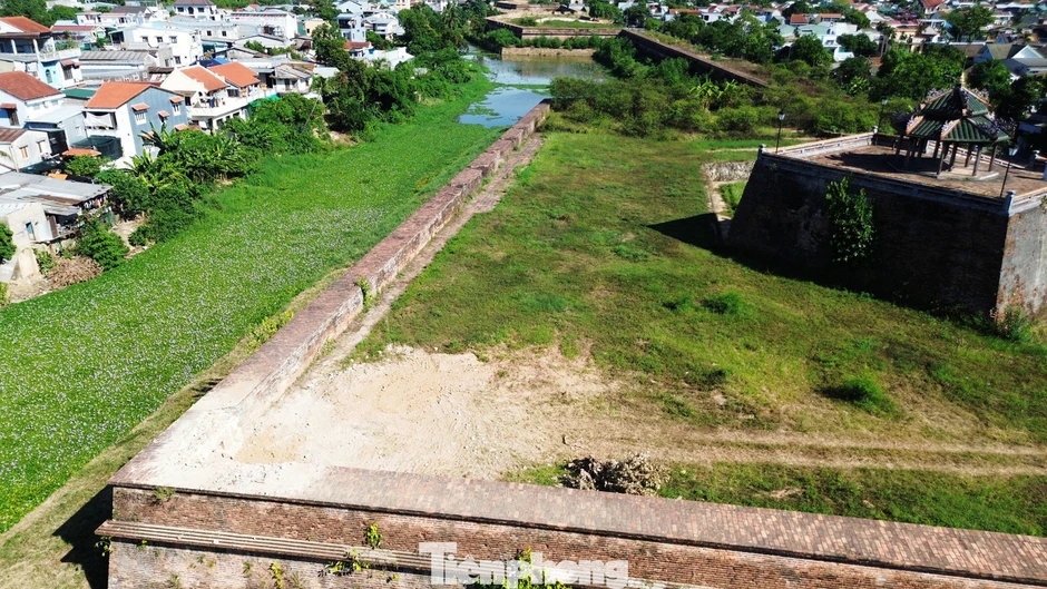 Tháo dỡ toàn bộ lô cốt quân sự tại Kinh thành Huế Tháo dỡ toàn bộ lô cốt quân sự tại Kinh thành Huế