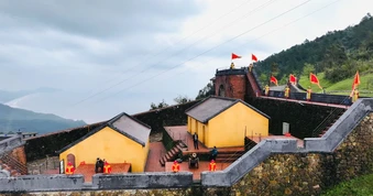 Thu phí tham quan Hải Vân Quan mức 70.000 đồng/lượt