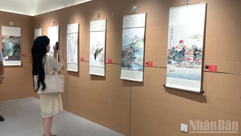 Thúc đẩy giao lưu văn hóa Việt Nam-Trung Quốc trong không gian ASEAN Thúc đẩy giao lưu văn hóa Việt Nam-Trung Quốc trong không gian ASEAN