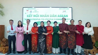 Tiệc trà hữu nghị “Kết nối nhân dân ASEAN”