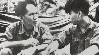 Tiếng trống trường và nghĩa tình đồng đội