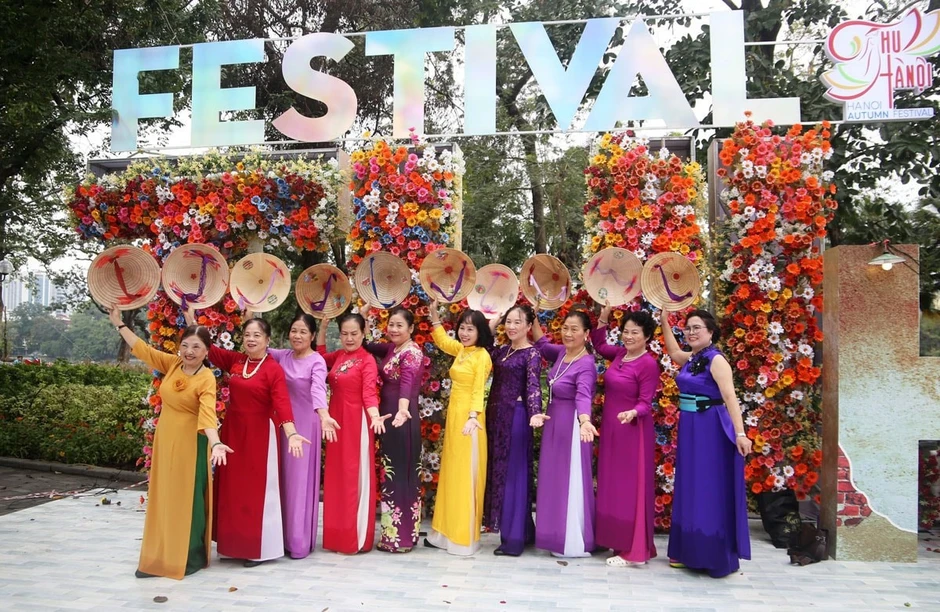 Tiếp tục hoãn Festival Thu Hà Nội 2026 Tiếp tục hoãn Festival Thu Hà Nội 2026