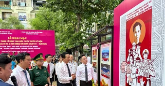 TP.HCM triển lãm tranh cổ động kỷ niệm 136 năm Ngày sinh Chủ tịch Hồ Chí Minh