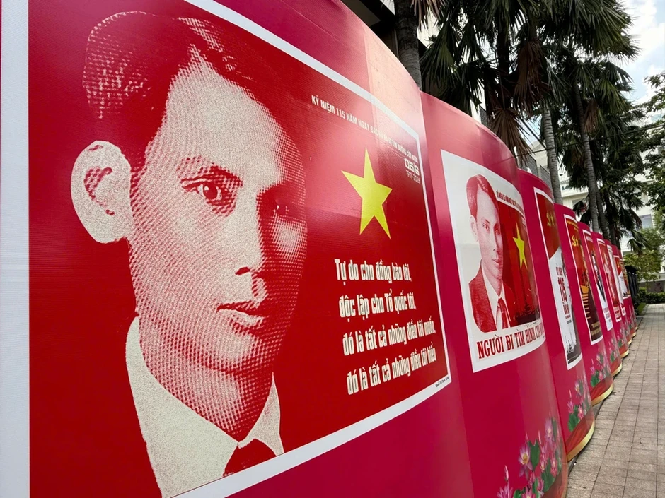 TP.HCM triển lãm tranh cổ động kỷ niệm 136 năm Ngày sinh Chủ tịch Hồ Chí Minh TP.HCM triển lãm tranh cổ động kỷ niệm 136 năm Ngày sinh Chủ tịch Hồ Chí Minh