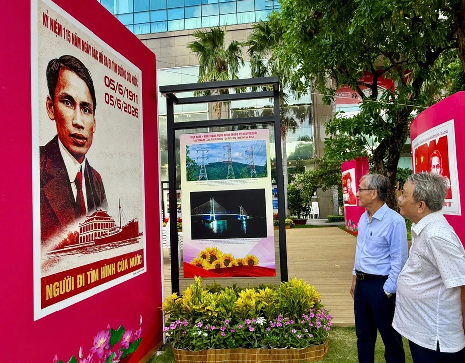 TP.HCM triển lãm tranh cổ động kỷ niệm 136 năm Ngày sinh Chủ tịch Hồ Chí Minh TP.HCM triển lãm tranh cổ động kỷ niệm 136 năm Ngày sinh Chủ tịch Hồ Chí Minh