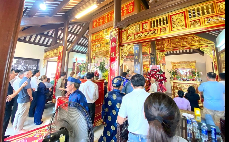 Trăm năm đất tổ kim hoàn: Lễ giỗ tổ nghề 'nâng cấp' thành lễ hội? Trăm năm đất tổ kim hoàn: Lễ giỗ tổ nghề 'nâng cấp' thành lễ hội?