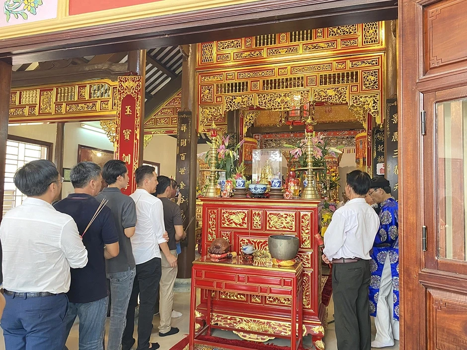 Trăm năm đất tổ kim hoàn: Lễ giỗ tổ nghề 'nâng cấp' thành lễ hội? Trăm năm đất tổ kim hoàn: Lễ giỗ tổ nghề 'nâng cấp' thành lễ hội?