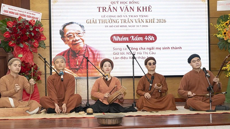 Trao Giải thưởng Trần Văn Khê cho 2 tập thể và 6 cá nhân Trao Giải thưởng Trần Văn Khê cho 2 tập thể và 6 cá nhân