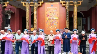 Triển lãm “Chuyện kể từ những trang cổ thư” tại Huế