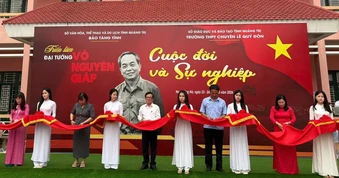 Triển lãm "Đại tướng Võ Nguyên Giáp - Cuộc đời và sự nghiệp" tại Quảng Trị
