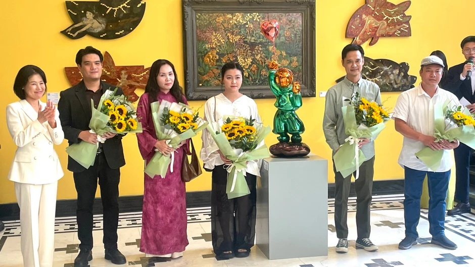 Triển lãm "Trên núi-Dưới đồi": Tôn vinh di sản bằng ngôn ngữ nghệ thuật Triển lãm "Trên núi-Dưới đồi": Tôn vinh di sản bằng ngôn ngữ nghệ thuật