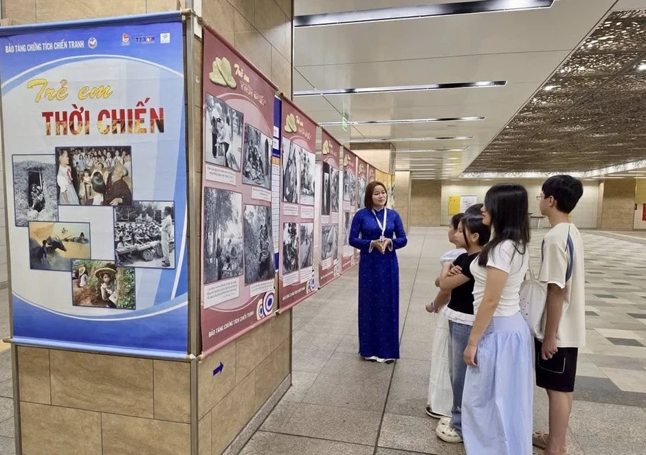 Triển lãm 'Trẻ em thời chiến' lần đầu được tổ chức tại ga metro số 1 TP.HCM Triển lãm 'Trẻ em thời chiến' lần đầu được tổ chức tại ga metro số 1 TP.HCM