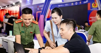 Triển lãm tương tác “Bức tường An ninh mạng” đến Hà Nội, mang trải nghiệm an toàn số tới người dân Thủ đô