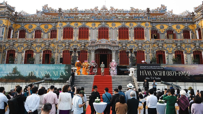 Trưng bày các tác phẩm hội họa của Vua Hàm Nghi tại Hà Nội Trưng bày các tác phẩm hội họa của Vua Hàm Nghi tại Hà Nội