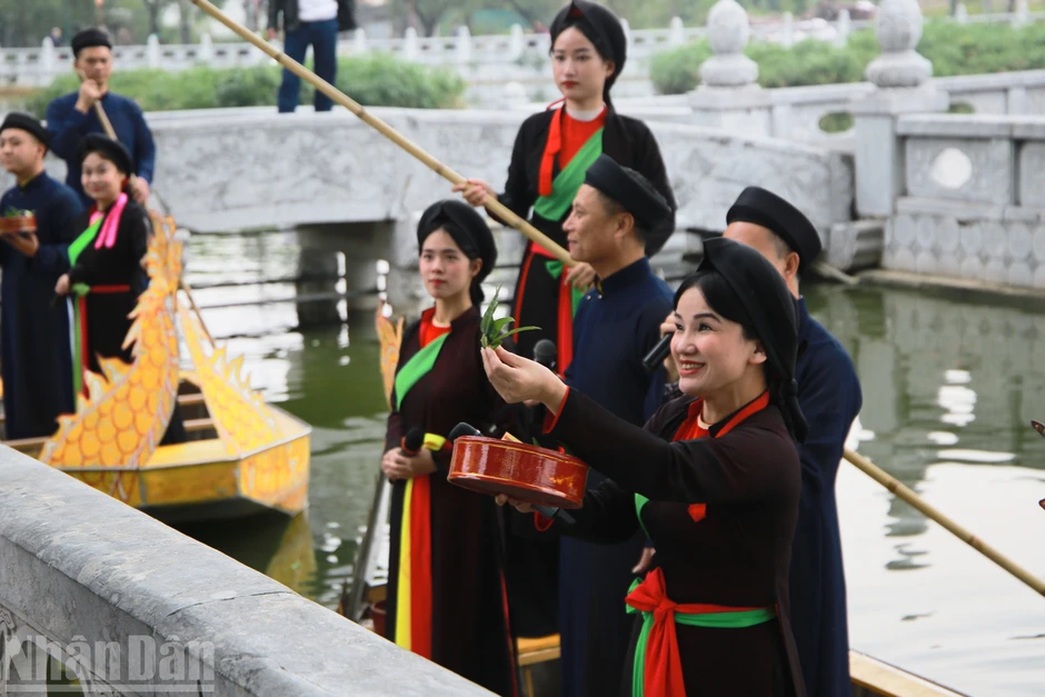 Truyền dạy và thực hành Quan họ qua mô hình các câu lạc bộ giúp bảo tồn giá trị di sản Truyền dạy và thực hành Quan họ qua mô hình các câu lạc bộ giúp bảo tồn giá trị di sản