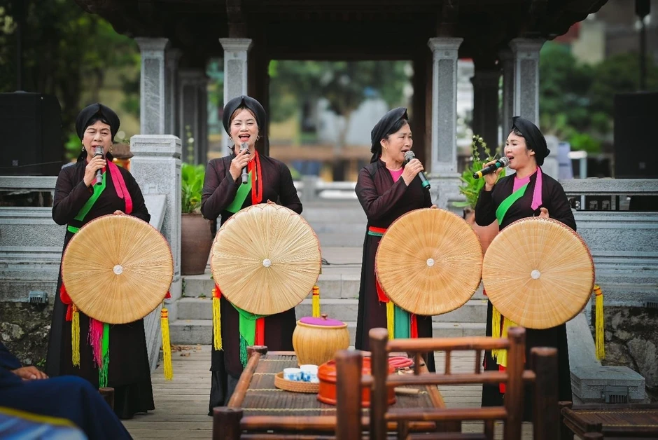 Từ bước chân đến hành trình Từ bước chân đến hành trình