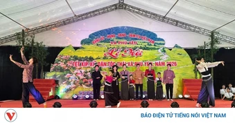 Tưng bừng lễ hội Tết Xíp Xí của người Thái trắng Phù Yên, Sơn La