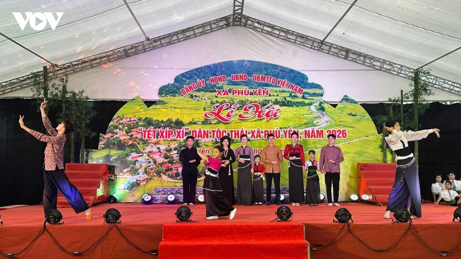 Tưng bừng lễ hội Tết Xíp Xí của người Thái trắng Phù Yên, Sơn La