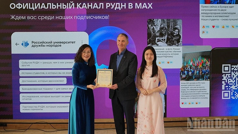 Tuổi trẻ Việt Nam quảng bá văn hóa dân tộc tại Nga Tuổi trẻ Việt Nam quảng bá văn hóa dân tộc tại Nga
