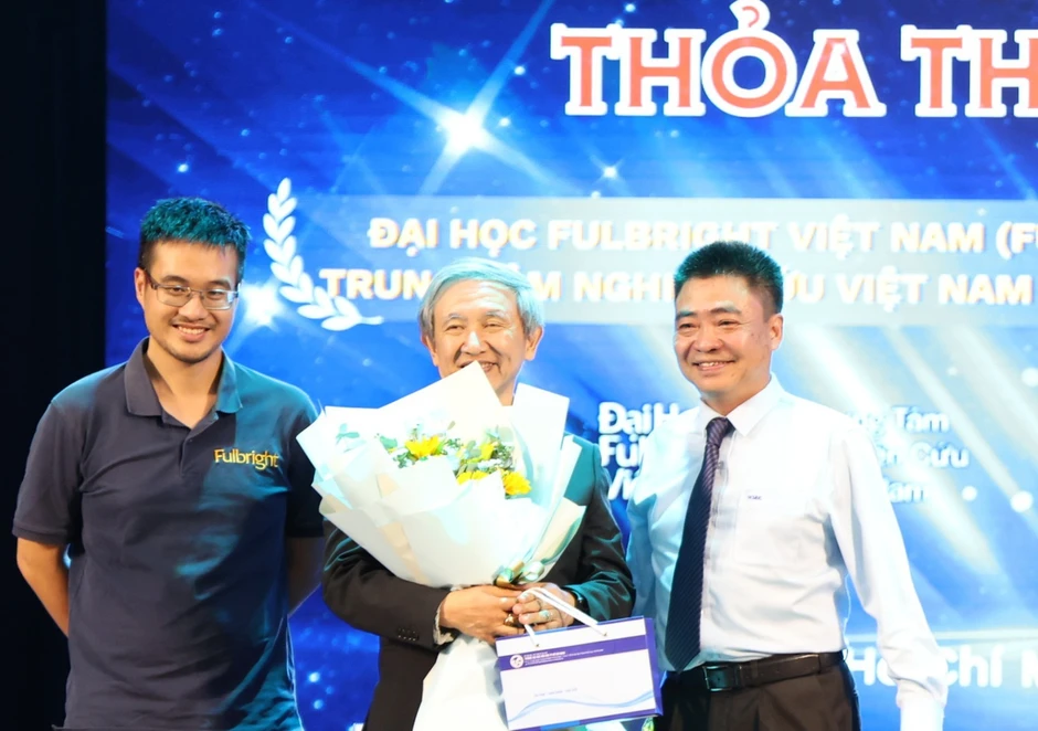 Tưởng niệm 100 năm ngày mất nhà khai sáng Phan Châu Trinh Tưởng niệm 100 năm ngày mất nhà khai sáng Phan Châu Trinh