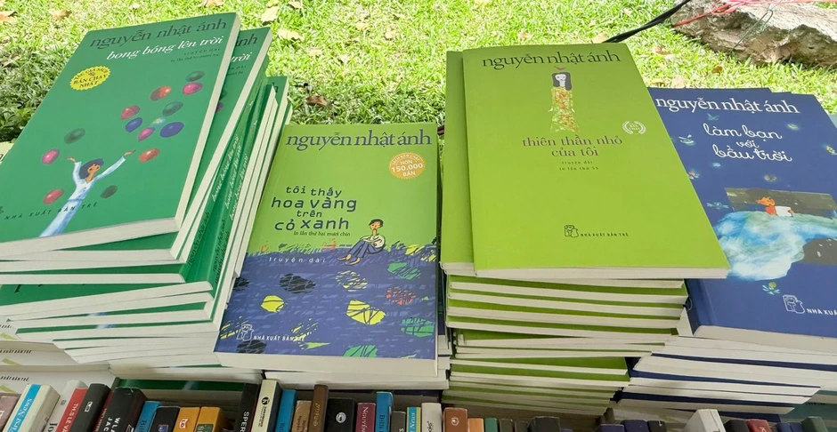 Vạch trần 'ma trận' sách lậu đội lốt hội chợ sách cũ