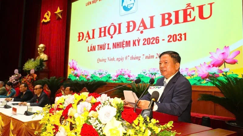 Văn học, nghệ thuật Quảng Ninh phải chủ động nắm bắt xu thế phát triển của thời đại Văn học, nghệ thuật Quảng Ninh phải chủ động nắm bắt xu thế phát triển của thời đại