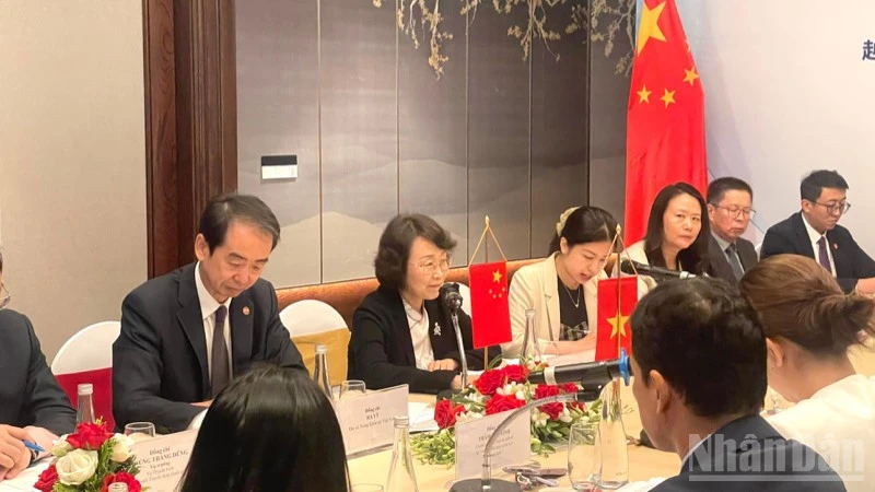 Việt Nam-Trung Quốc tăng cường hợp tác phát thanh, truyền hình và nghe nhìn trực tuyến Việt Nam-Trung Quốc tăng cường hợp tác phát thanh, truyền hình và nghe nhìn trực tuyến